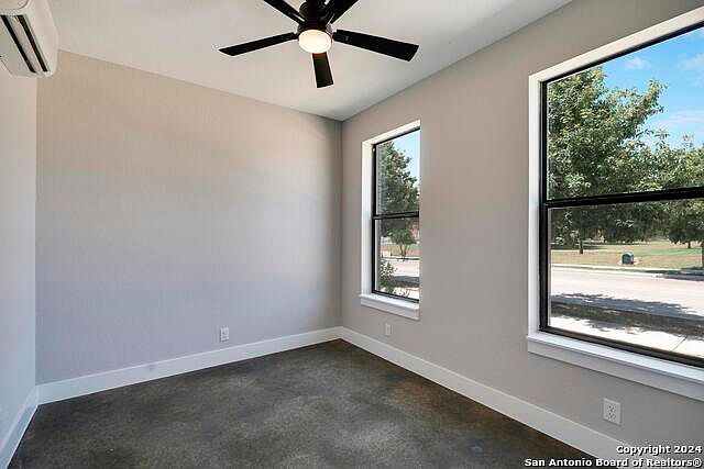 7924 Kennedy Hill Dr #2 San Antonio, TX 78235 - Thumbnail 4