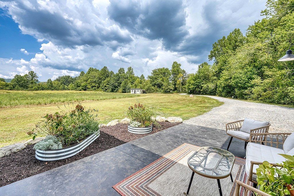 835 Waldroup Rd Hayesville, NC 28904 - Thumbnail 4