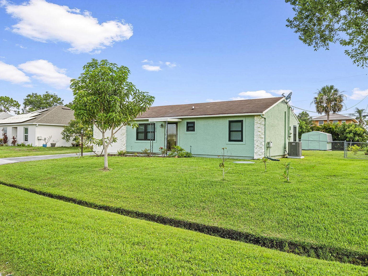 849 SE Celtic Ave Port Saint Lucie, FL 34983 - Thumbnail 4