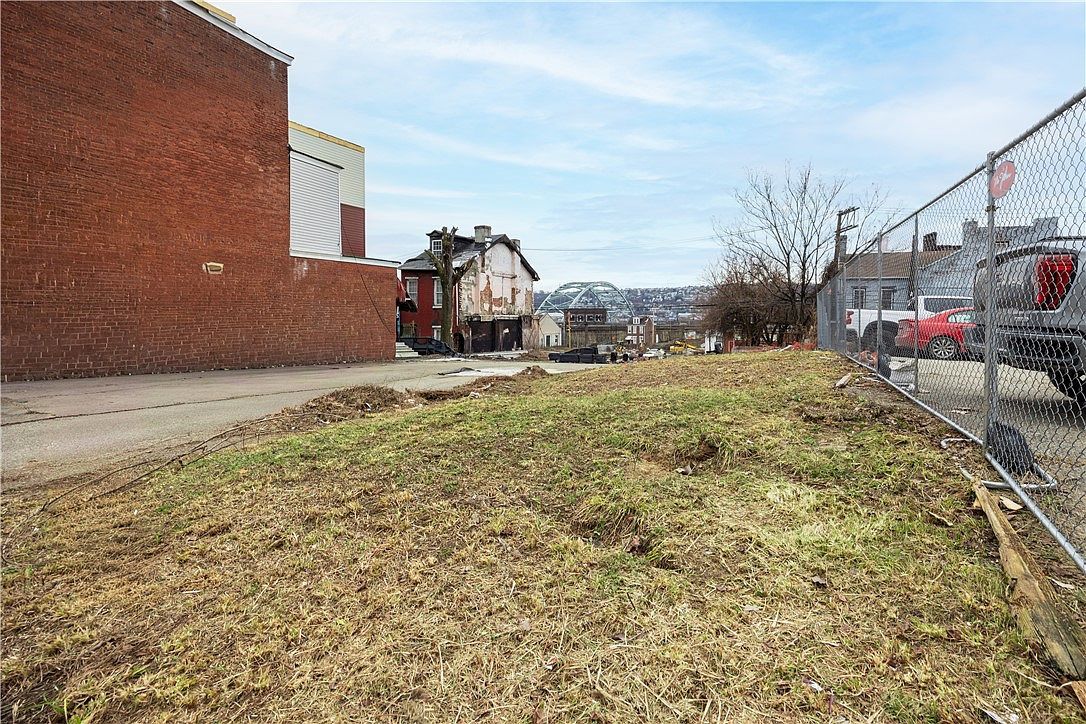 2106 5th Ave Pittsburgh, PA 15219 - Thumbnail 4