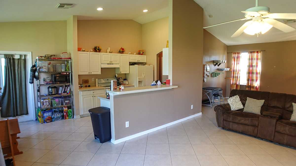 279 Southwest Moselle Avenue, Port St. Lucie, FL, 34984 - Thumbnail 5