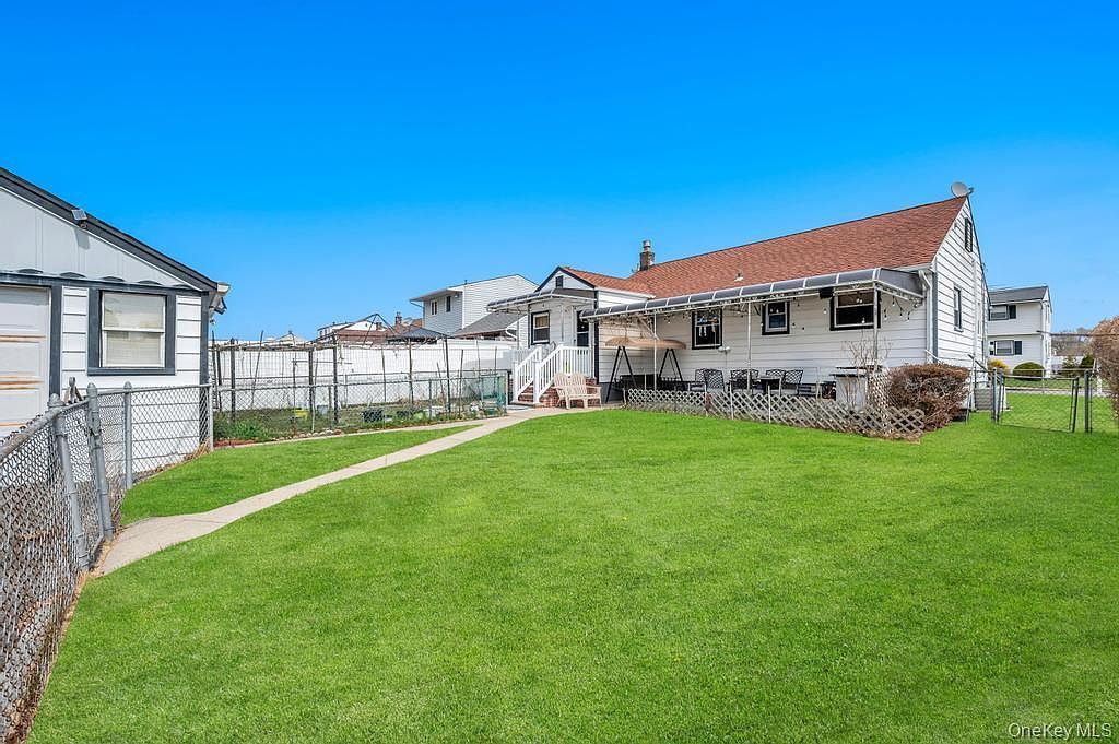 67 Myers Ave Hicksville, NY 11801 - Thumbnail 4