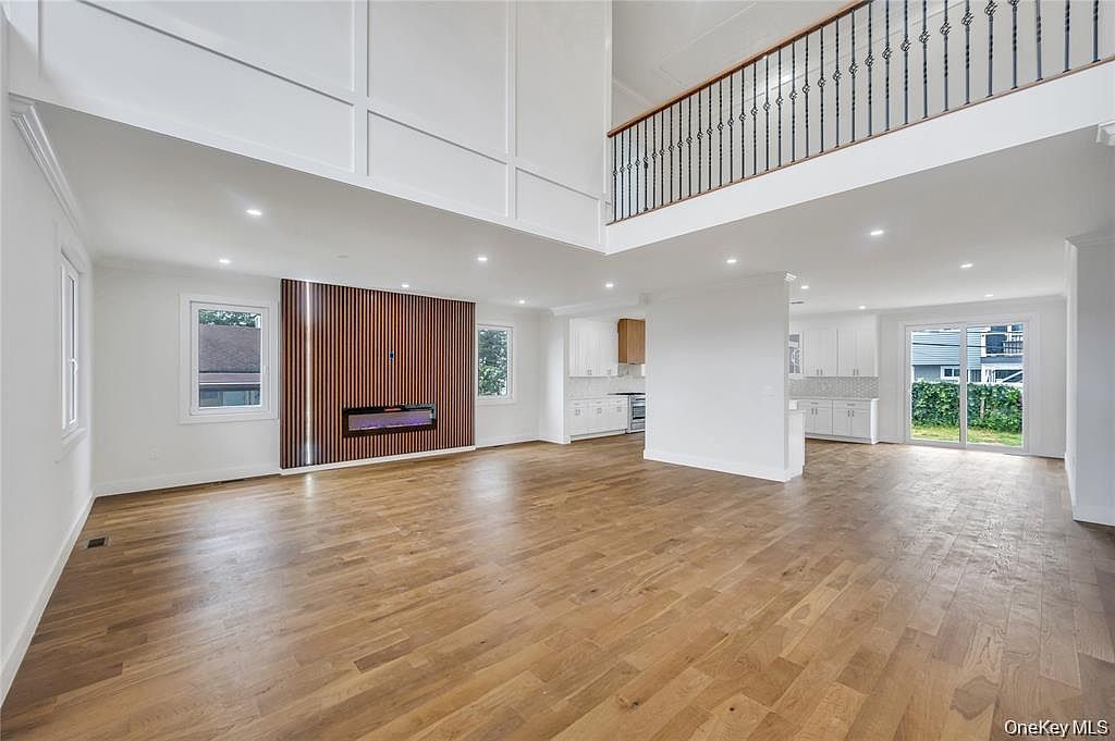 2571 Alder Ave East Meadow, NY 11554 - Thumbnail 4