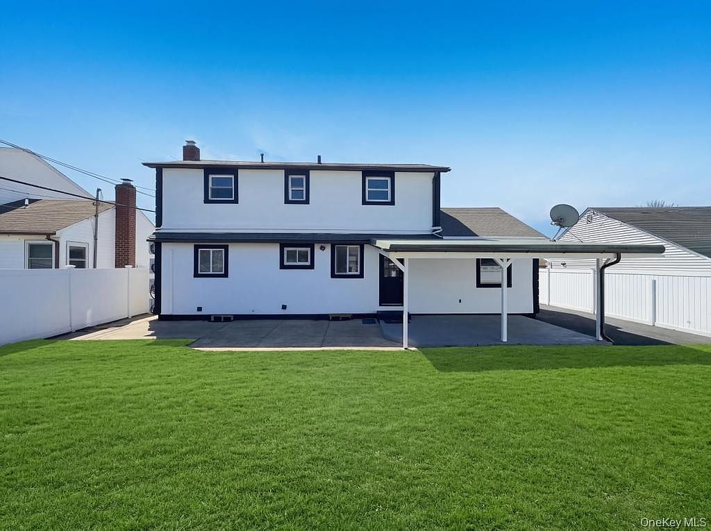 61 Cheshire Rd Bethpage, NY 11714 - Thumbnail 4