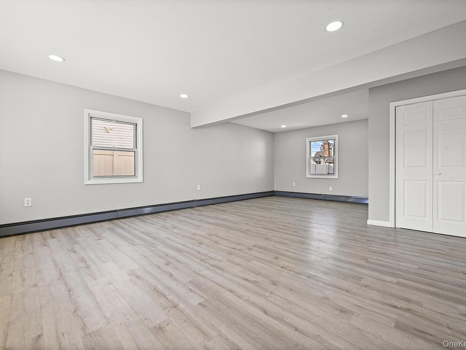 28 Candle Ln Levittown, NY 11756 - Thumbnail 4