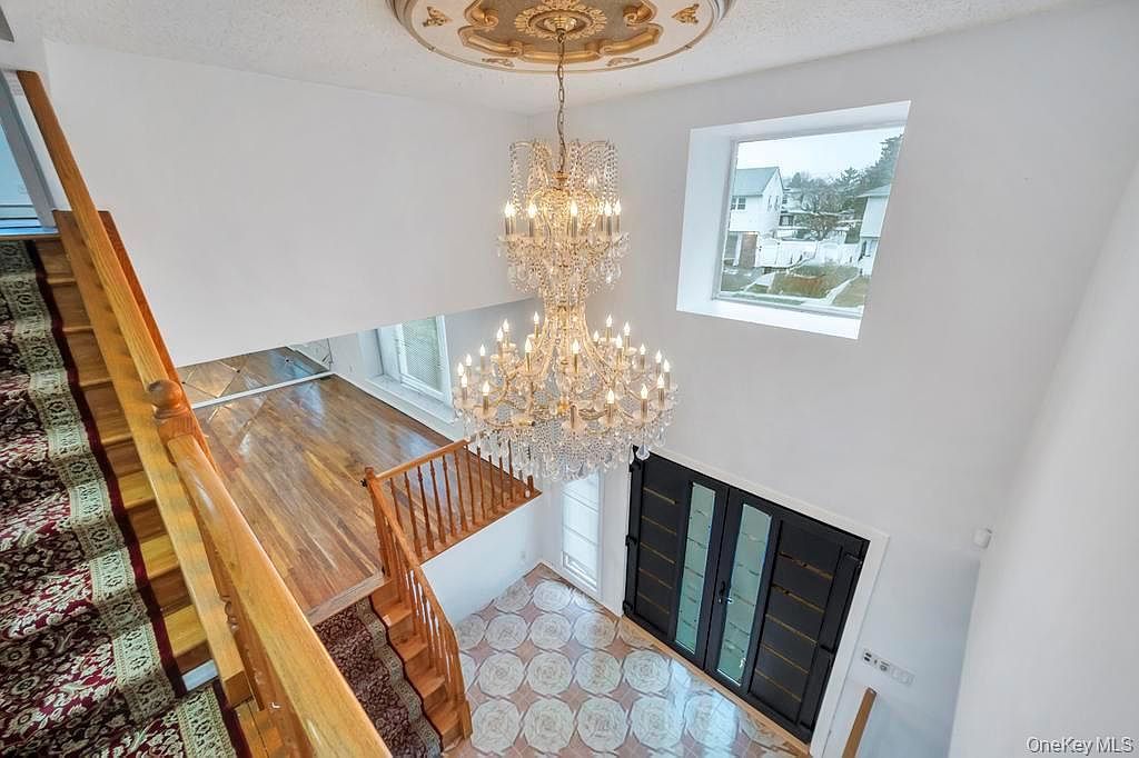 64 Fox Pl Hicksville, NY 11801 - Thumbnail 4