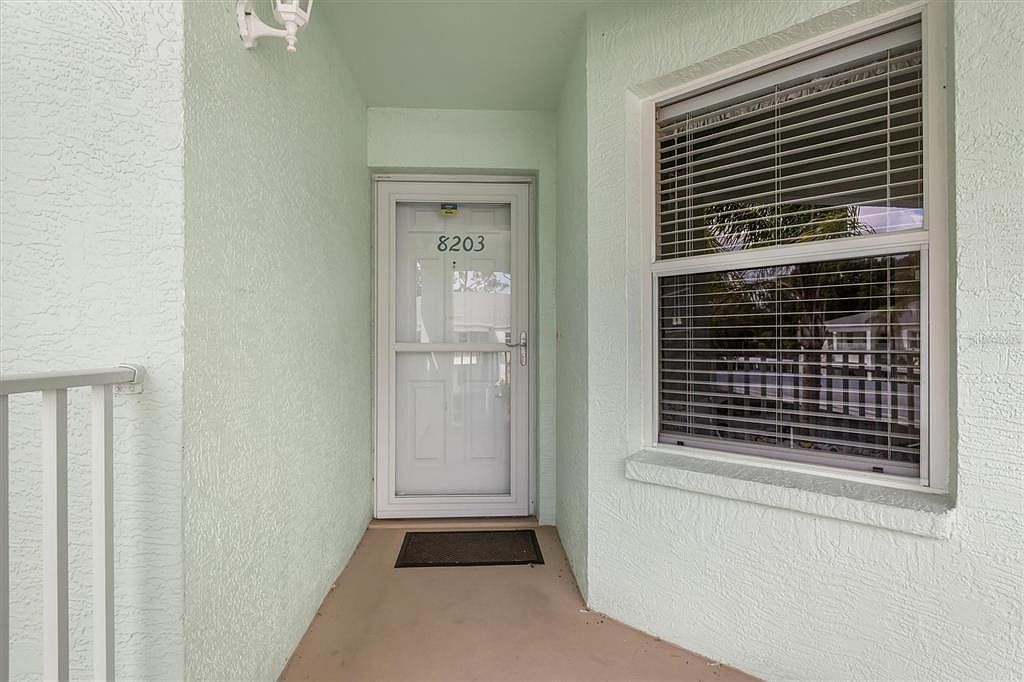 5725 Greenwood Ave APT 8203 North Port, FL 34287 - Thumbnail 4