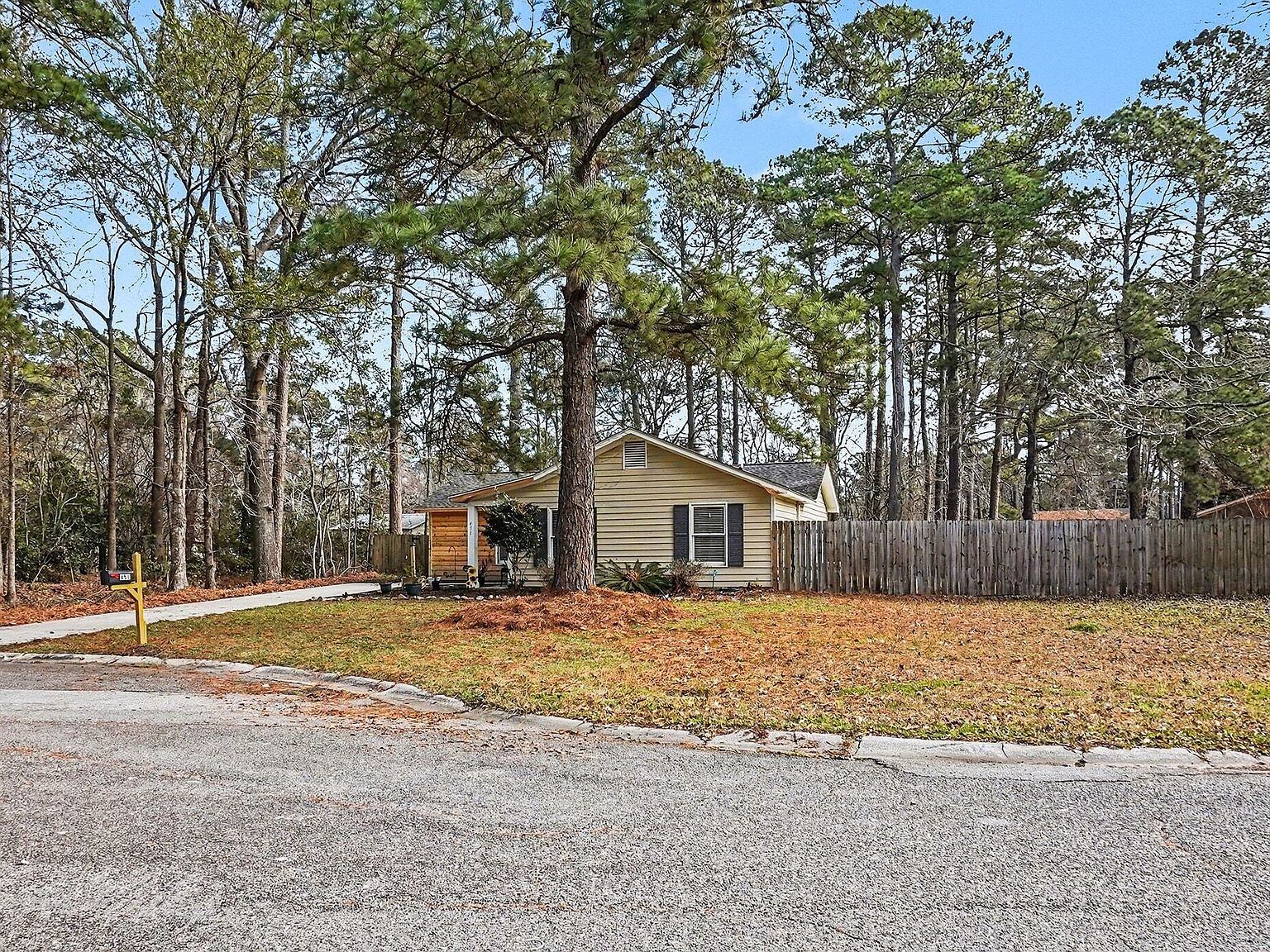 451 Longleaf Dr Summerville, SC 29483 - Thumbnail 4