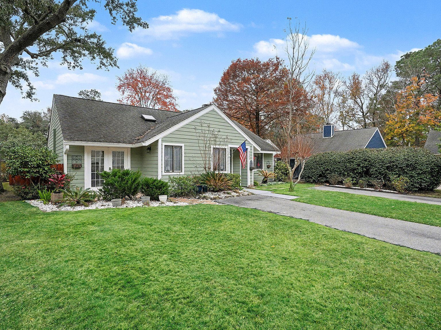 1131 Daffodil Ln Mount Pleasant, SC 29464 - Thumbnail 4