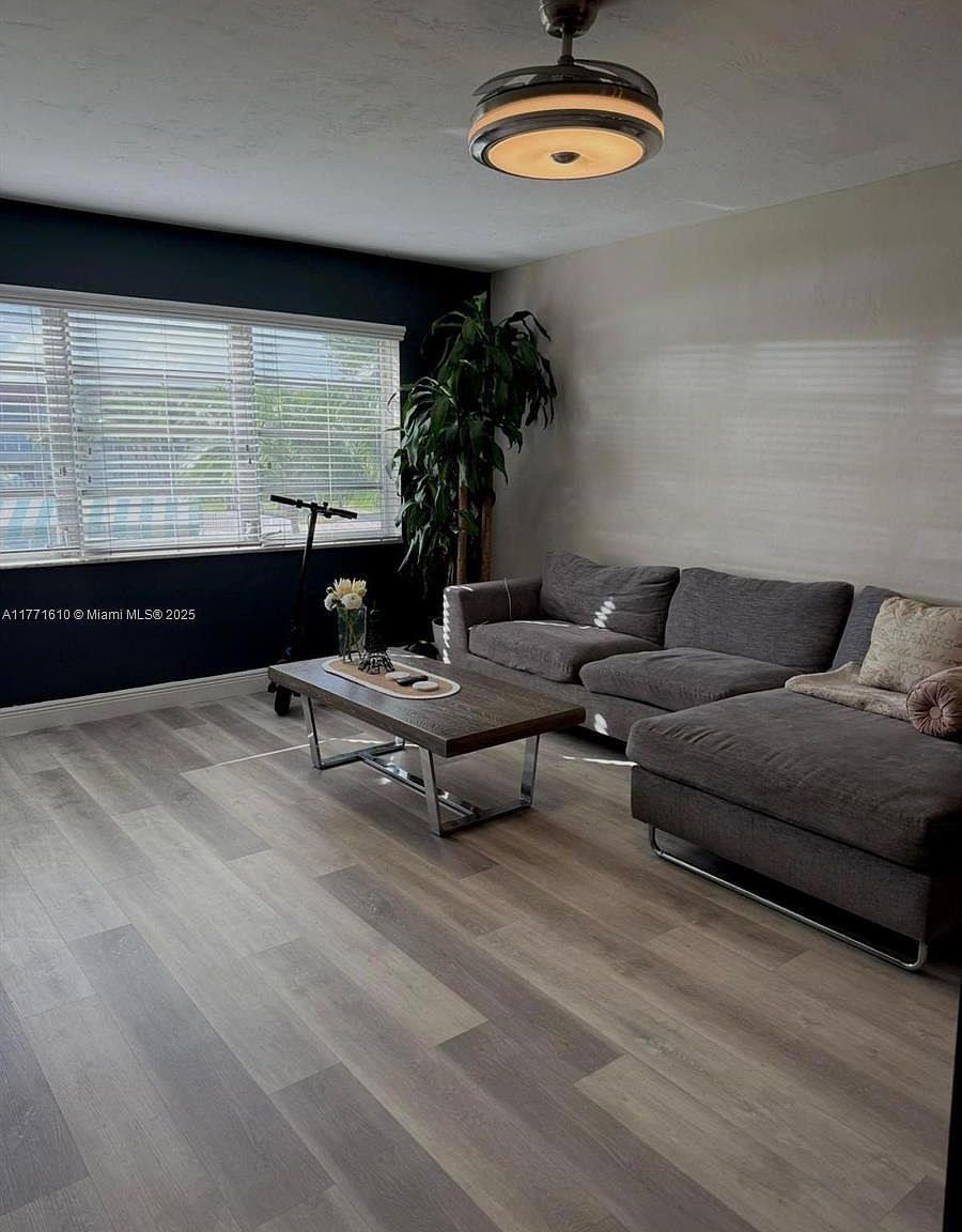 1530 NE 191st St APT 241 Miami, FL 33179 - Thumbnail 4