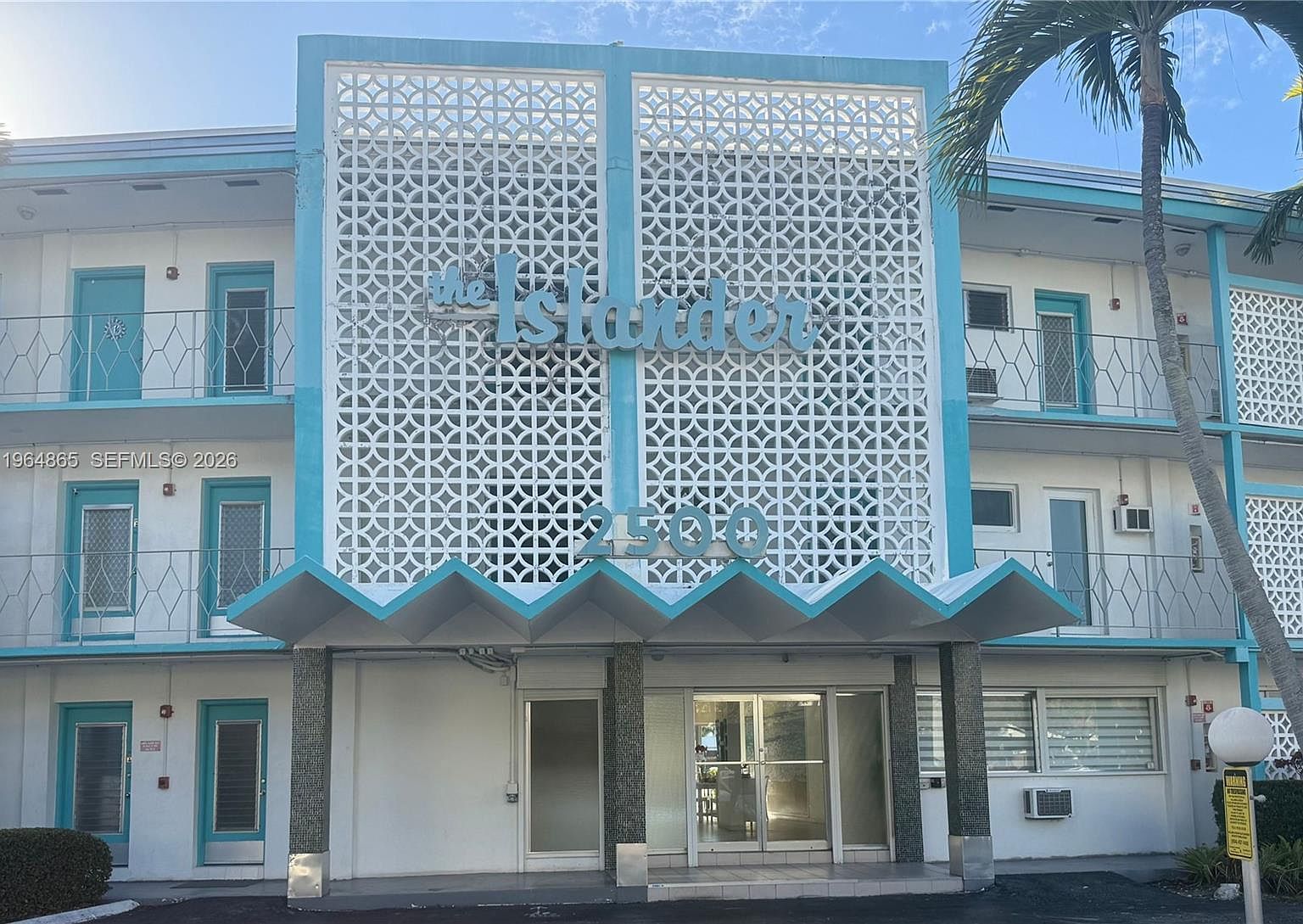 2500 Diana Dr APT 107 Hallandale Beach, FL 33009 - Thumbnail 4