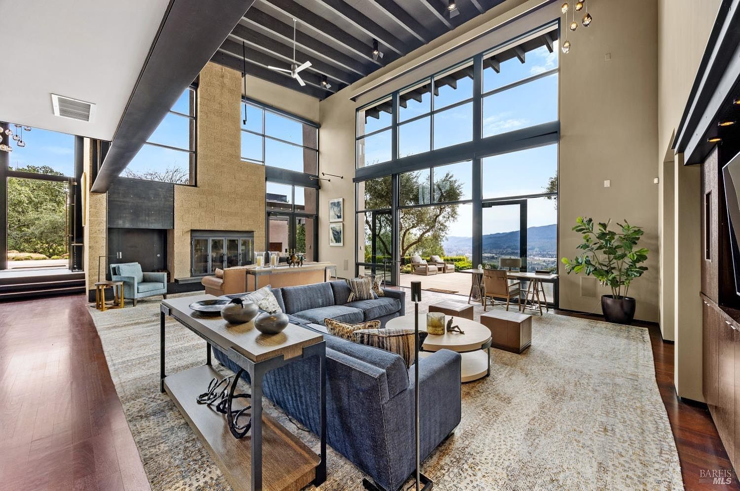 860 Meadowood Ln Saint Helena, CA 94574 - Thumbnail 4