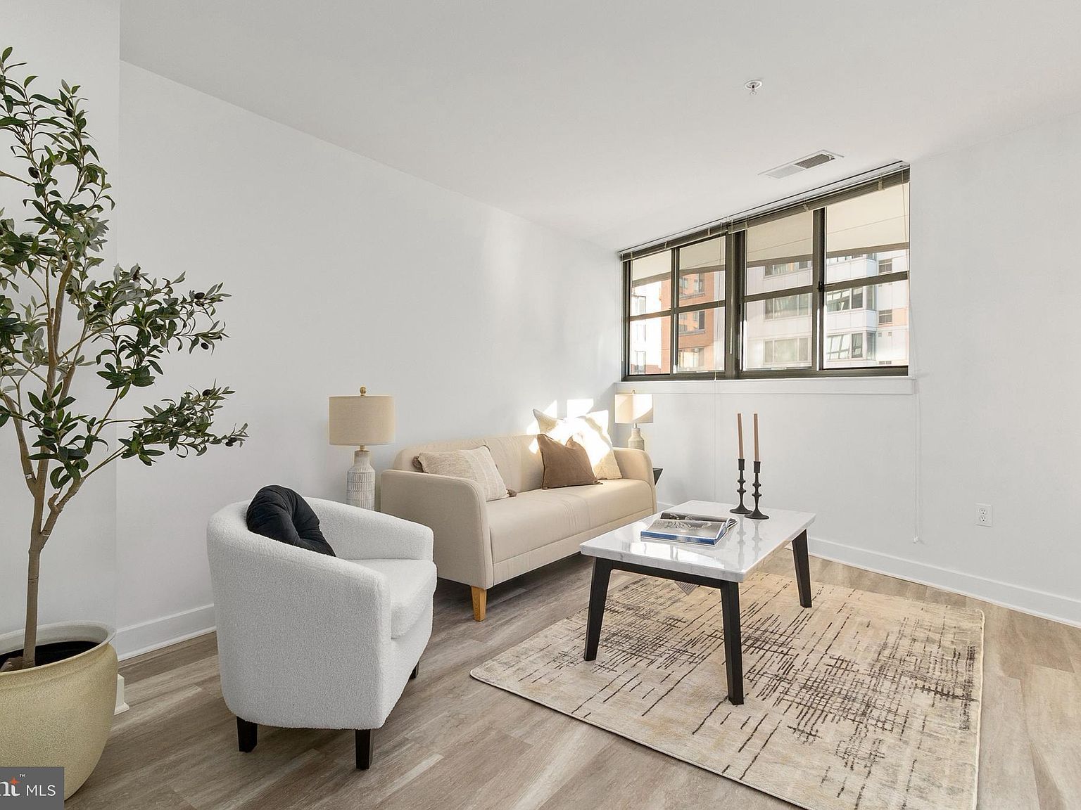 460 New York Ave NW UNIT 405 Washington, DC 20001 - Thumbnail 4