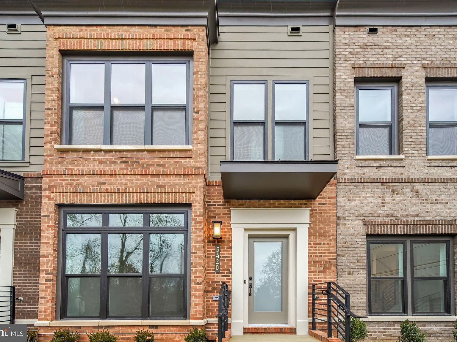 5420 Goshawk Aly Bethesda, MD 20816 - Thumbnail 4