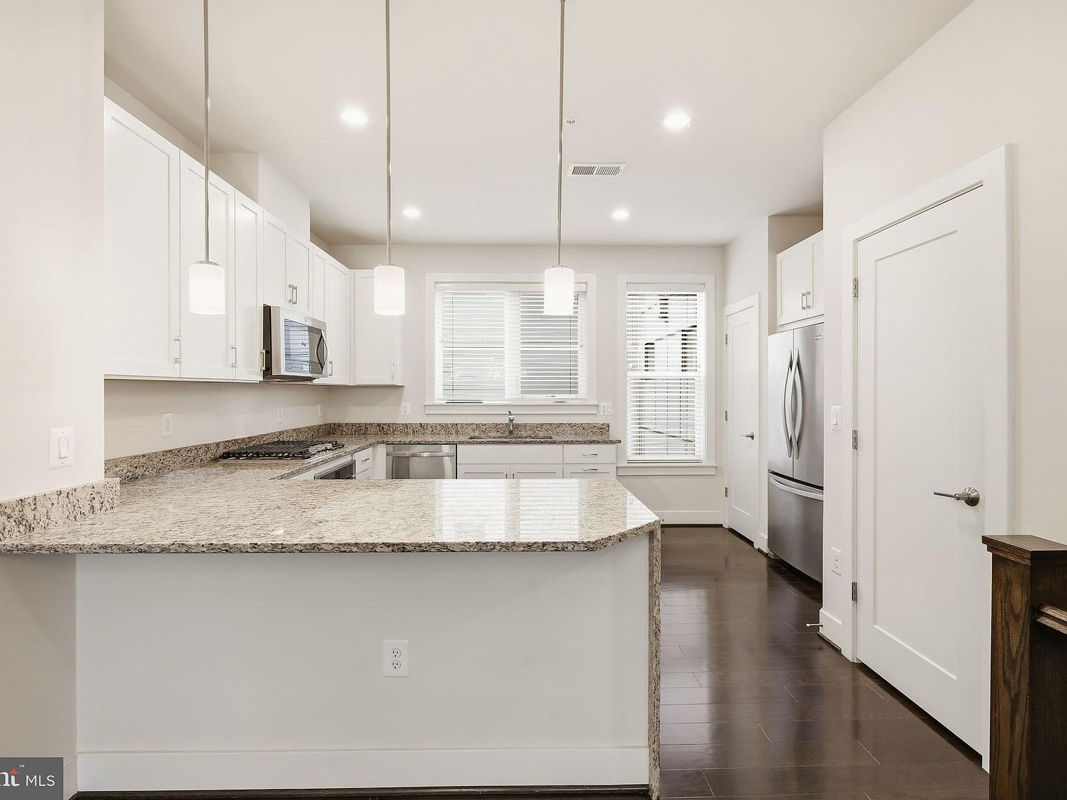 8033 Tribeca St Rockville, MD 20855 - Thumbnail 4