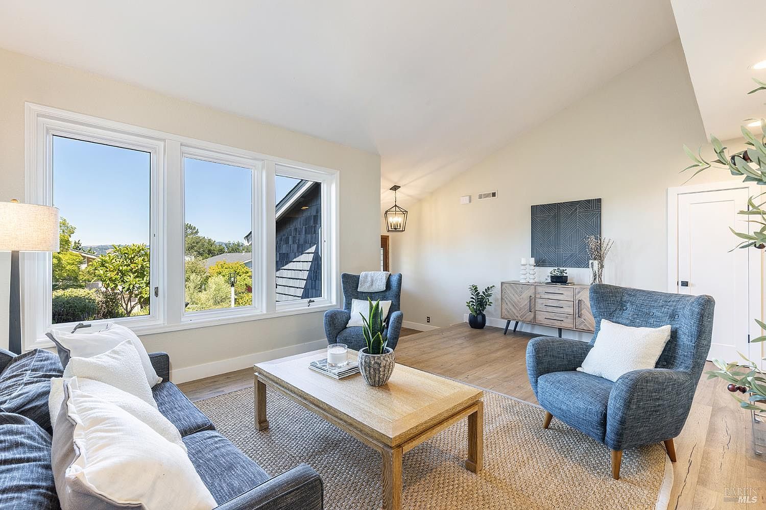 1018 Oakmont Ct Napa, CA 94559 - Thumbnail 4