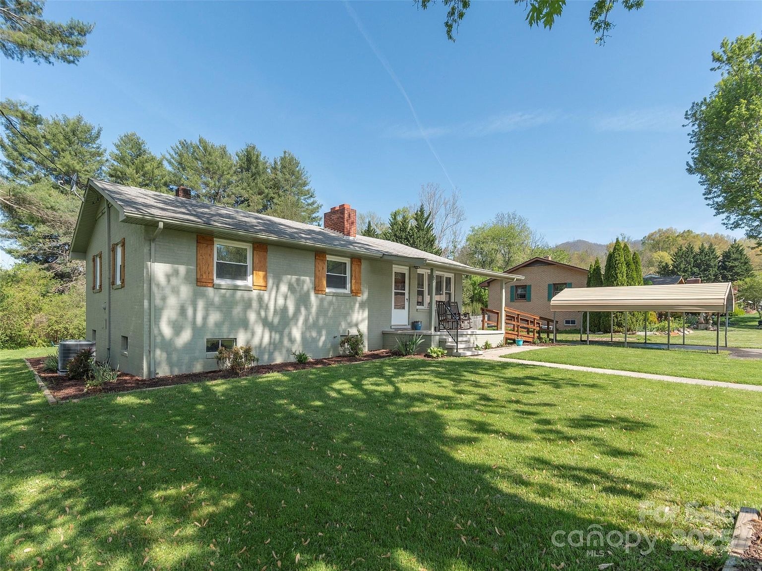 65 Lakeview St Clyde, NC 28721 - Thumbnail 4