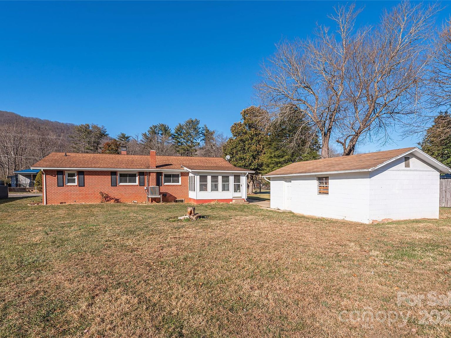 145 Killian St Waynesville, NC 28786 - Thumbnail 4
