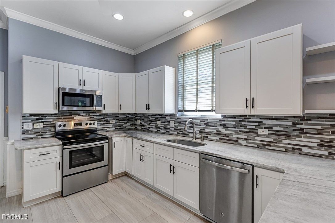 9141 Garden Pointe Fort Myers, FL 33908 - Thumbnail 4