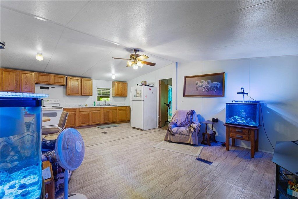 1377 NE 143rd Ave Old Town, FL 32680 - Thumbnail 4