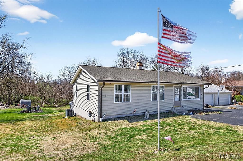 839 Caulks Hill Rd Saint Charles, MO 63304 - Thumbnail 4