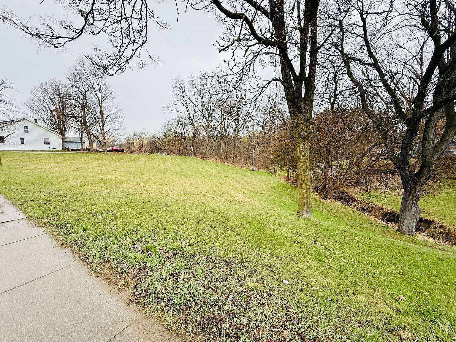 572 W Vienna St Clio, MI 48420 - Thumbnail 4