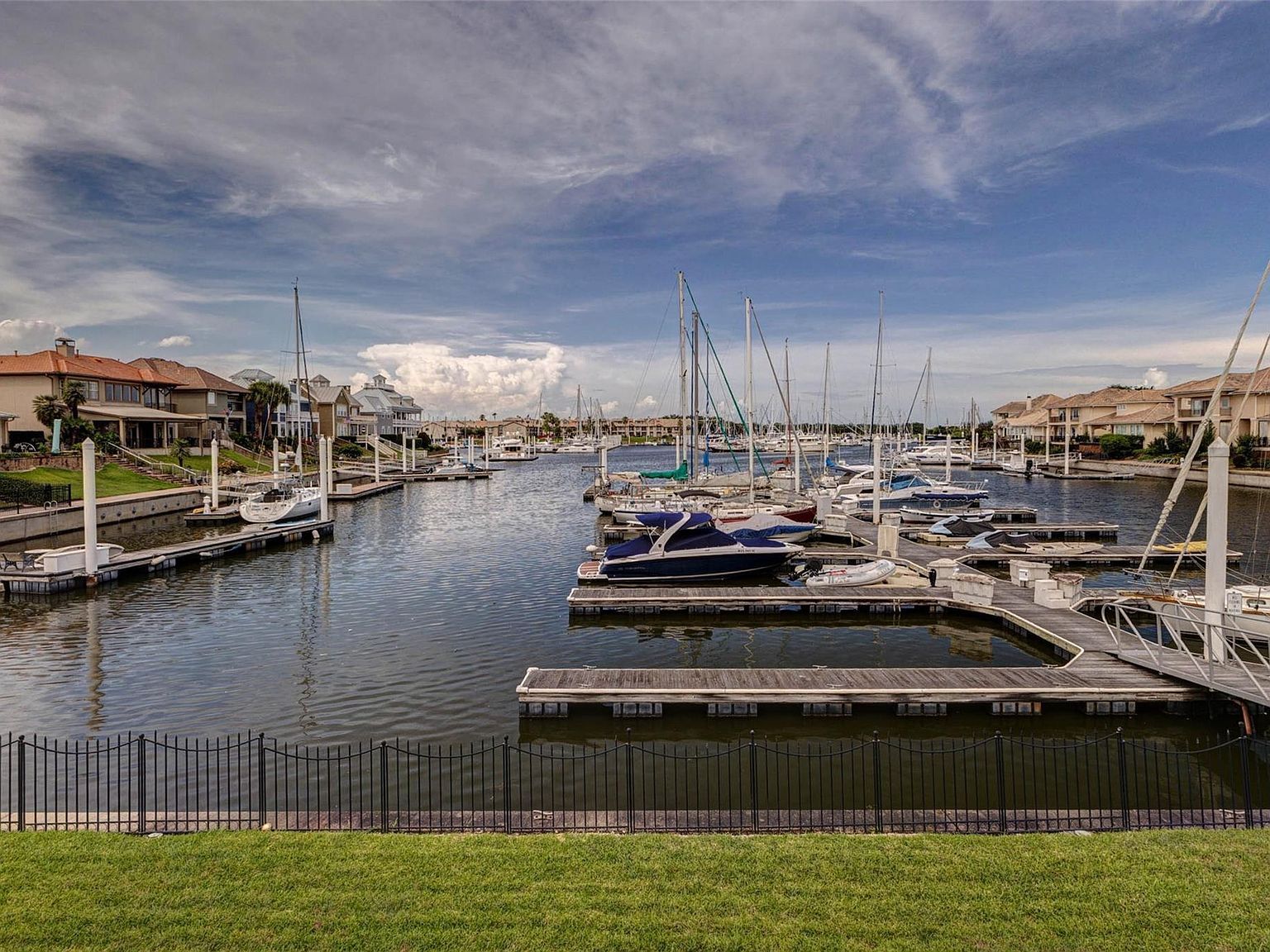 411 Harborside Way Kemah, TX 77565 - Thumbnail 4