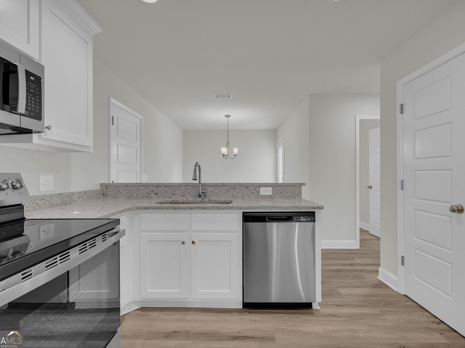 1331 S Fairview Rd Lavonia, GA 30553 - Thumbnail 4