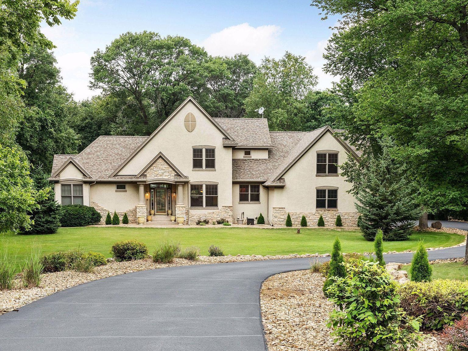 241 Starrwood Hudson, WI 54016 - Thumbnail 4