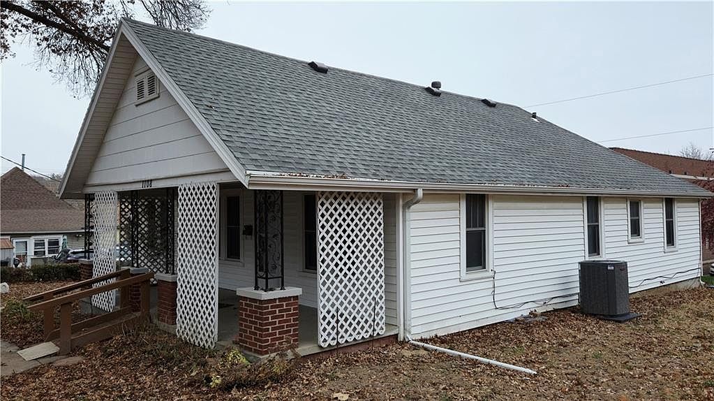 1108 Roosevelt Ave Saint Joseph, MO 64505 - Thumbnail 4