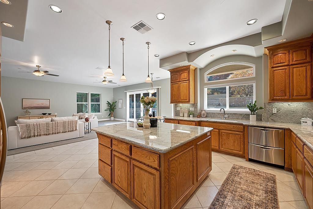 1772 Park Oak Dr Roseville, CA 95661 - Thumbnail 4