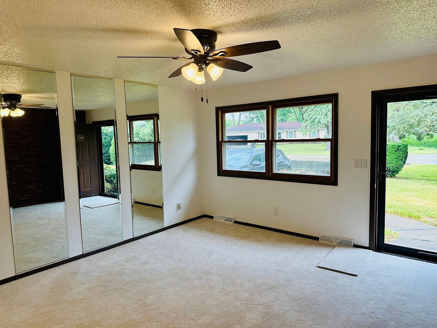 5872 S Beebe Dr Rochelle, IL 61068 - Thumbnail 4