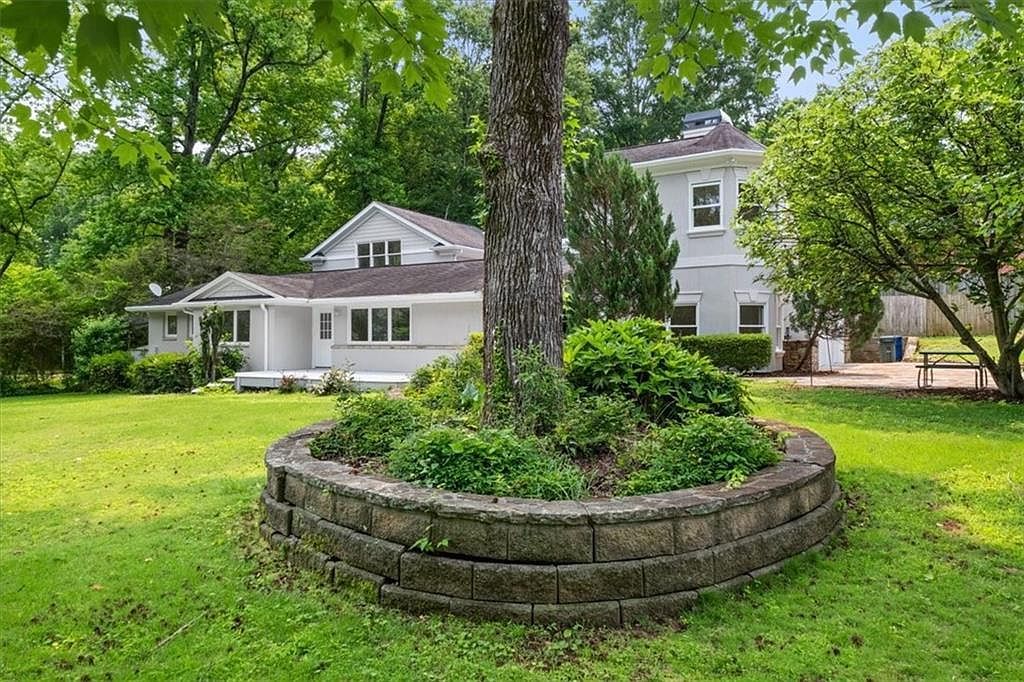 6771 Sunny Brook Ln Sandy Springs, GA 30328 - Thumbnail 4