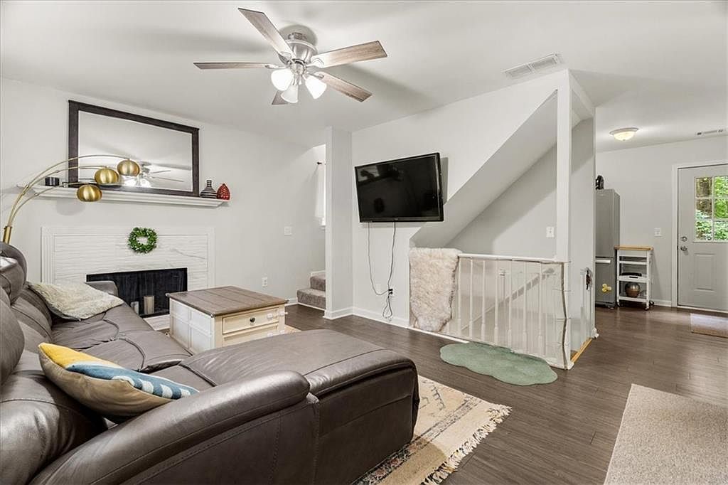 2310 Fleetwood Dr Cumming, GA 30041 - Thumbnail 4