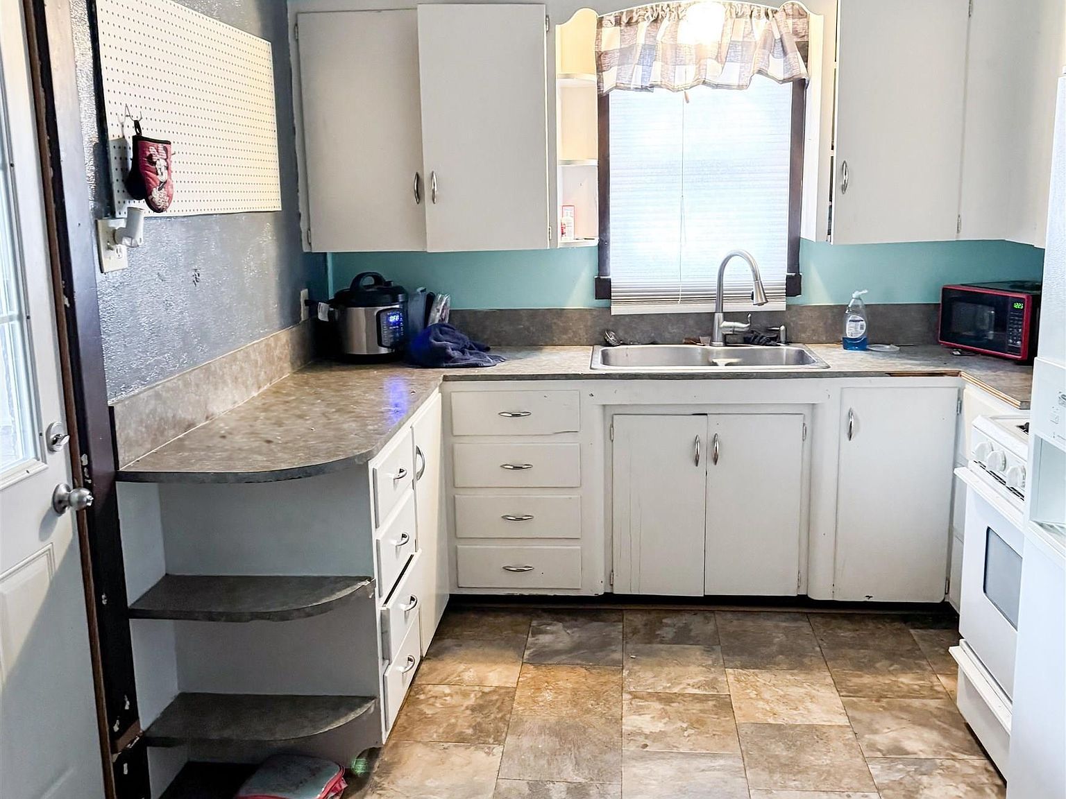 416 N 8th St Wymore, NE 68466 - Thumbnail 4