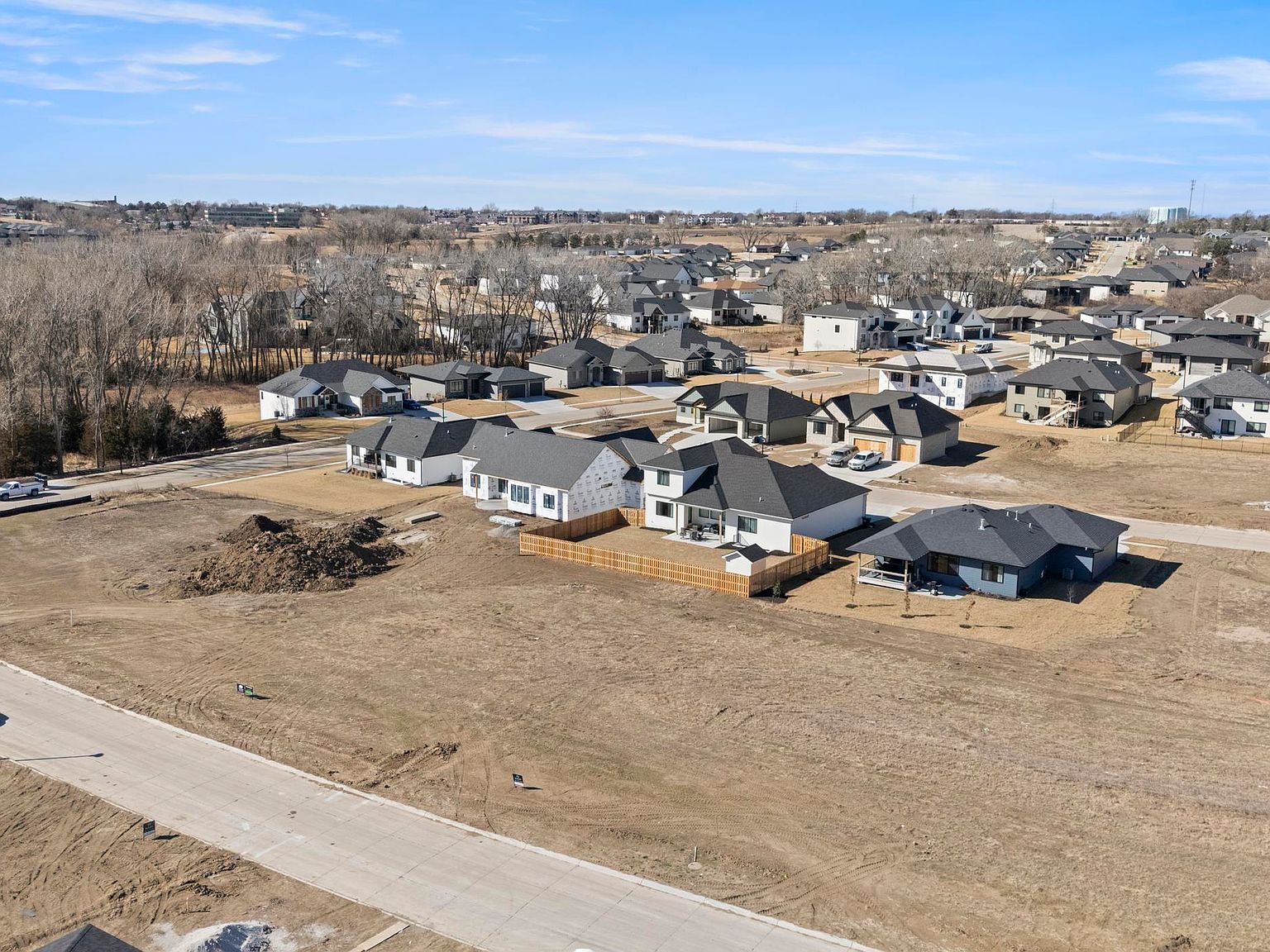 2301 Battle Creek Rd Lincoln, NE 68520 - Thumbnail 4