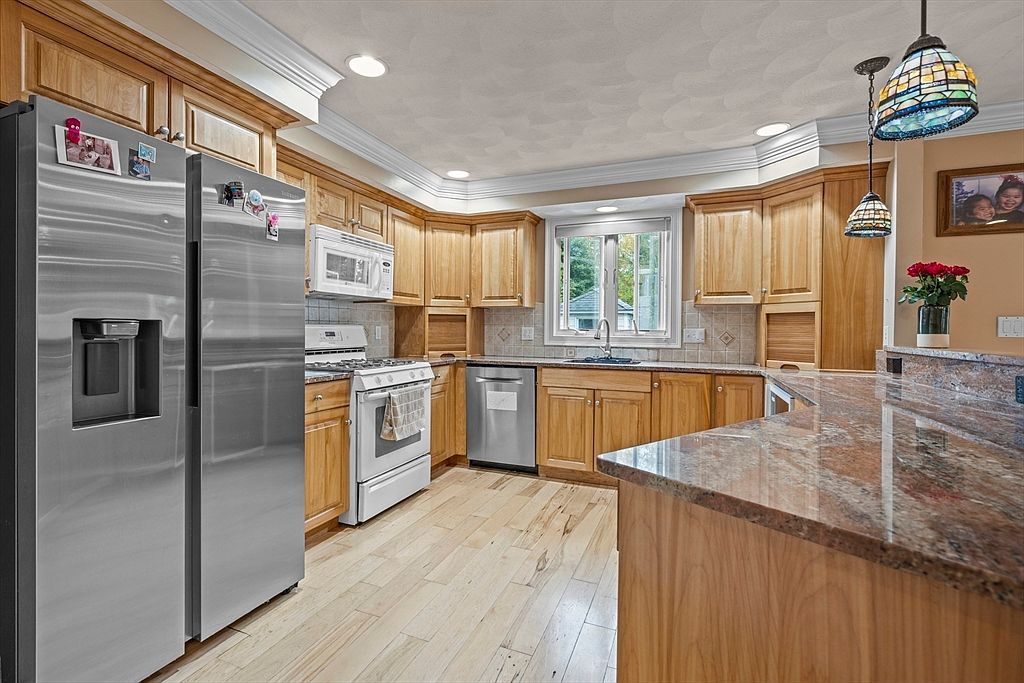 385 Sutton St UNIT 385 North Andover, MA 01845 - Thumbnail 4