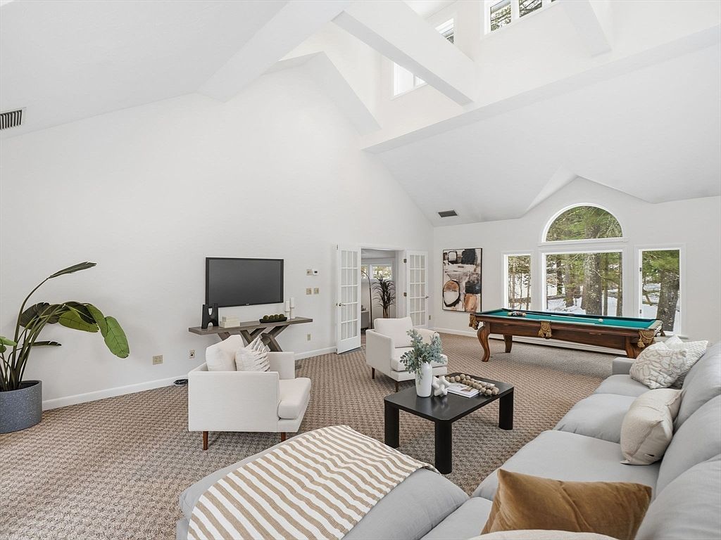 47 Harold Parker Rd Andover, MA 01810 - Thumbnail 4