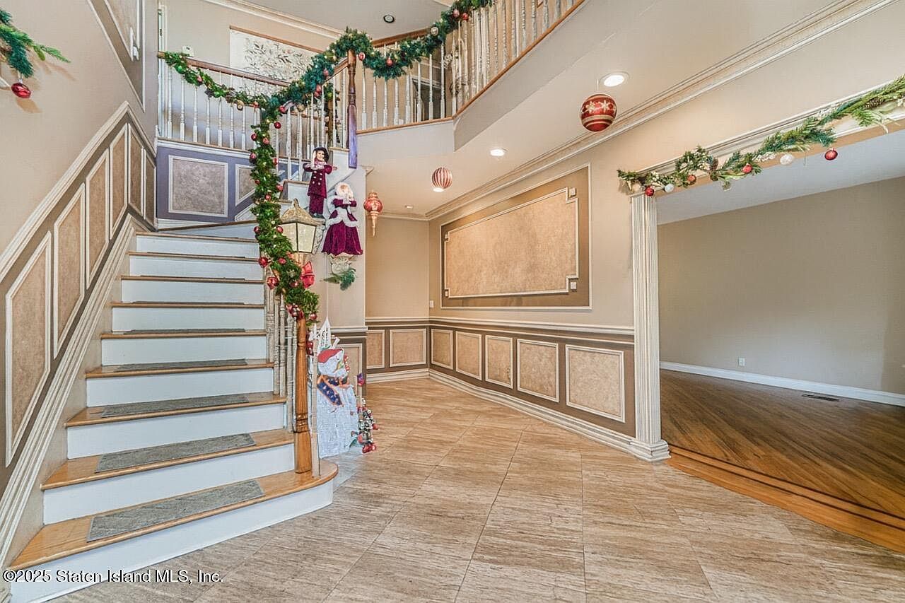 16 Carolyn Ct Staten Island, NY 10309 - Thumbnail 4