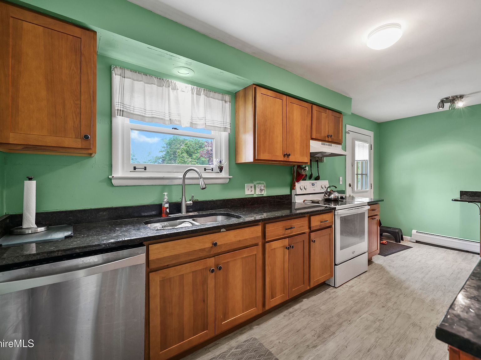 171 Harryel St Pittsfield, MA 01201 - Thumbnail 4