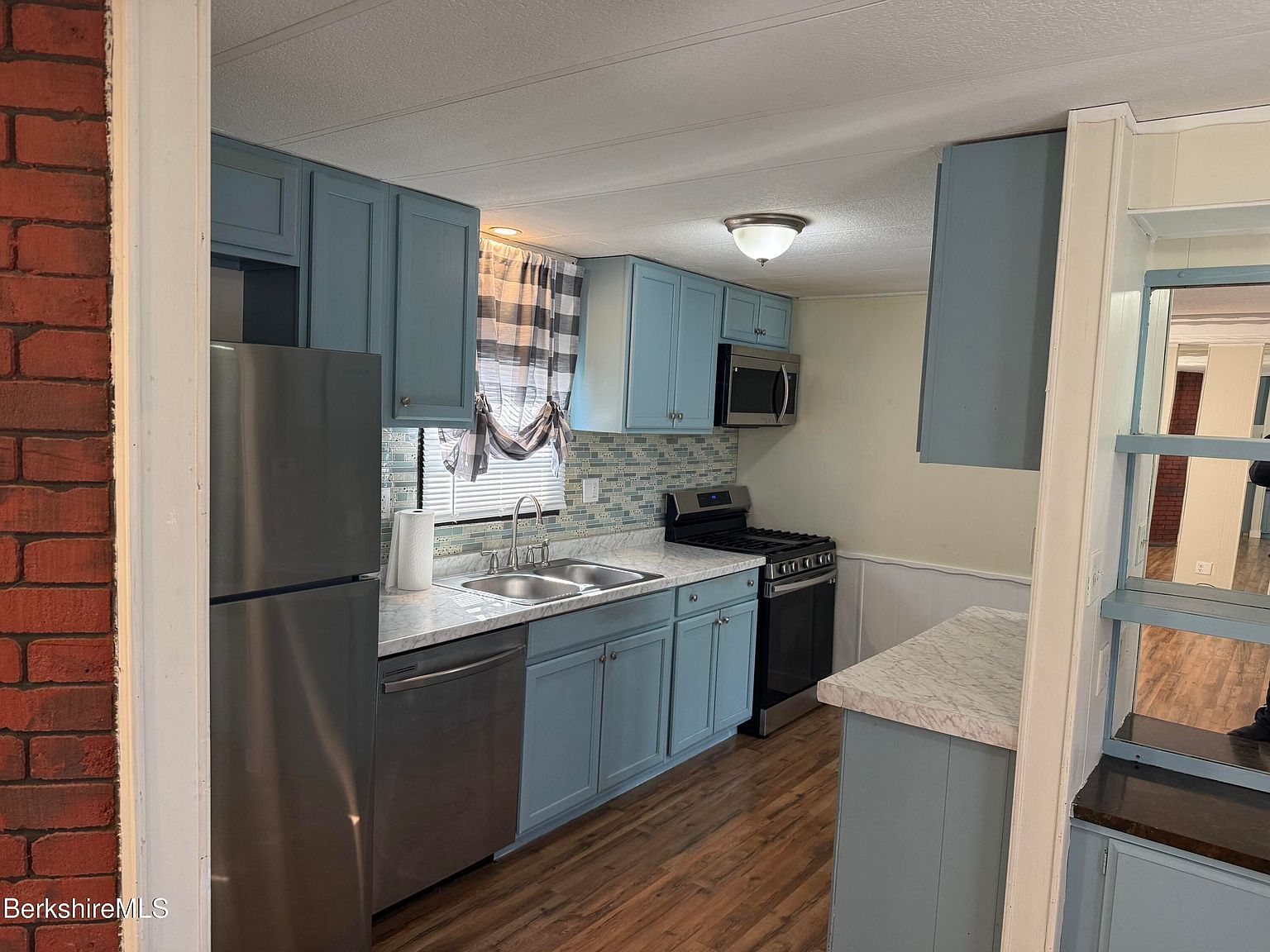 30 Lakewood Dr Pittsfield, MA 01201 - Thumbnail 4