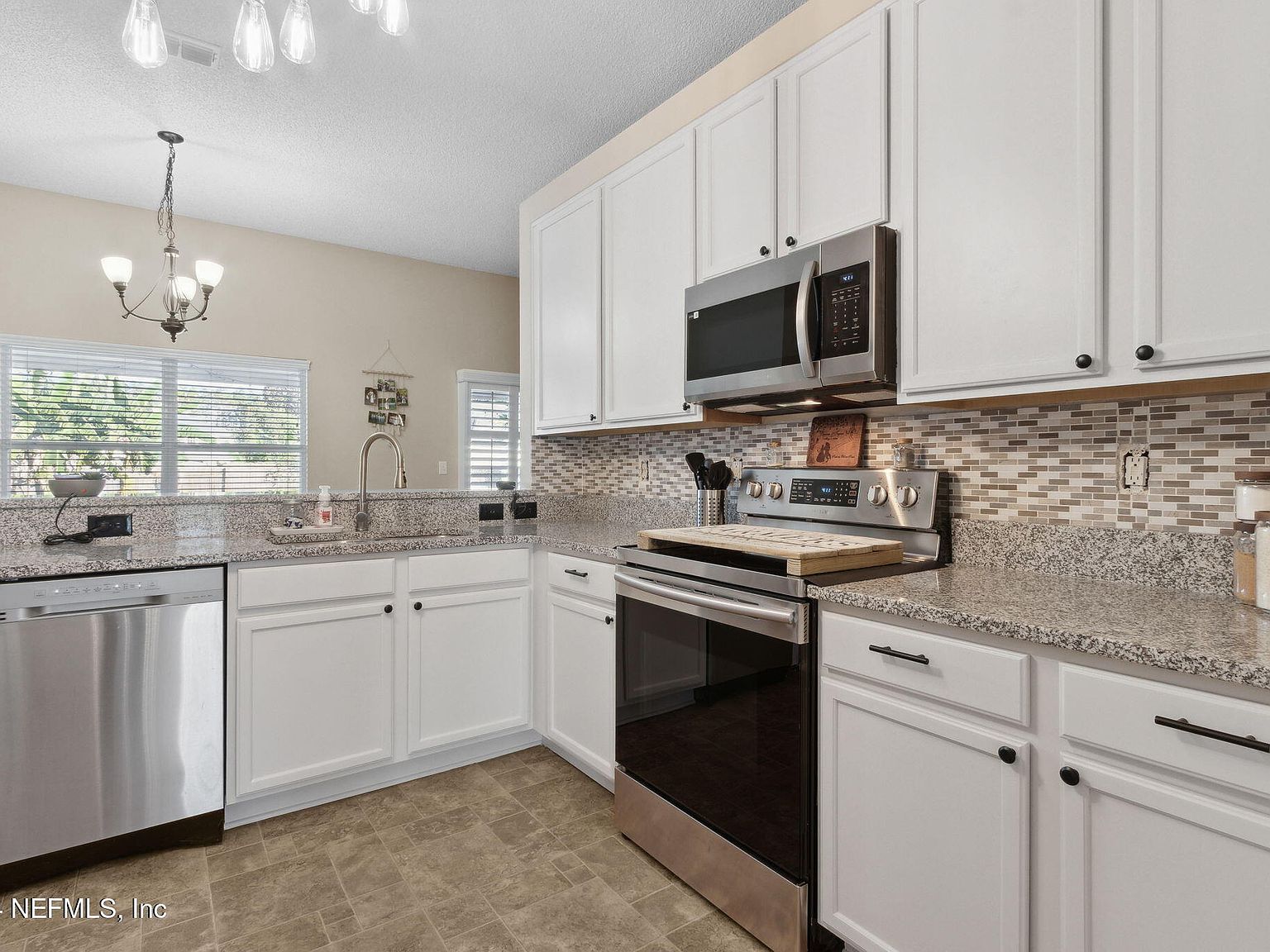 1247 Loquat Ct Green Cove Springs, FL 32043 - Thumbnail 4