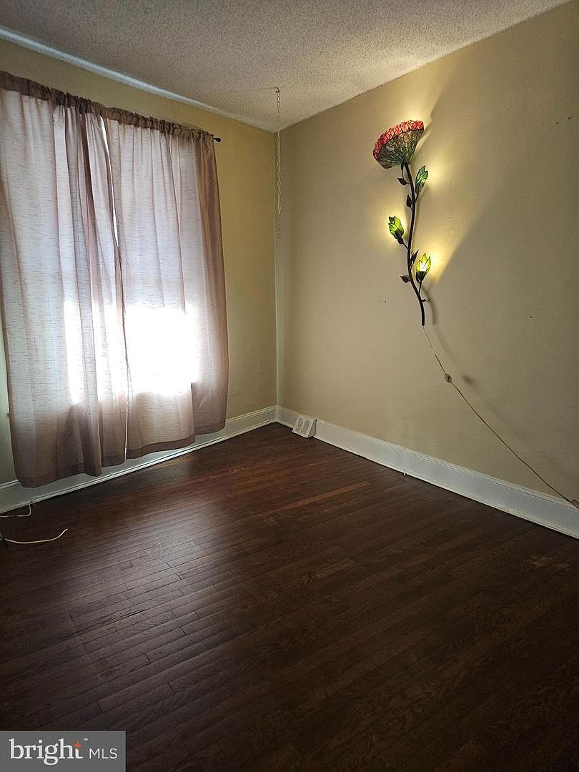 215 N Vodges St Philadelphia, PA 19139 - Thumbnail 4