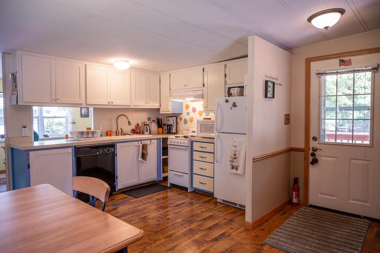 1679 19th Ct Arkdale, WI 54613 - Thumbnail 4