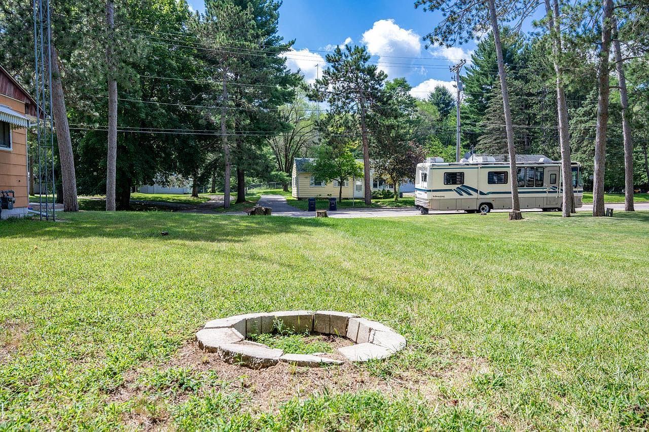 191 E Hiawatha Lake Delton, WI 53940 - Thumbnail 4