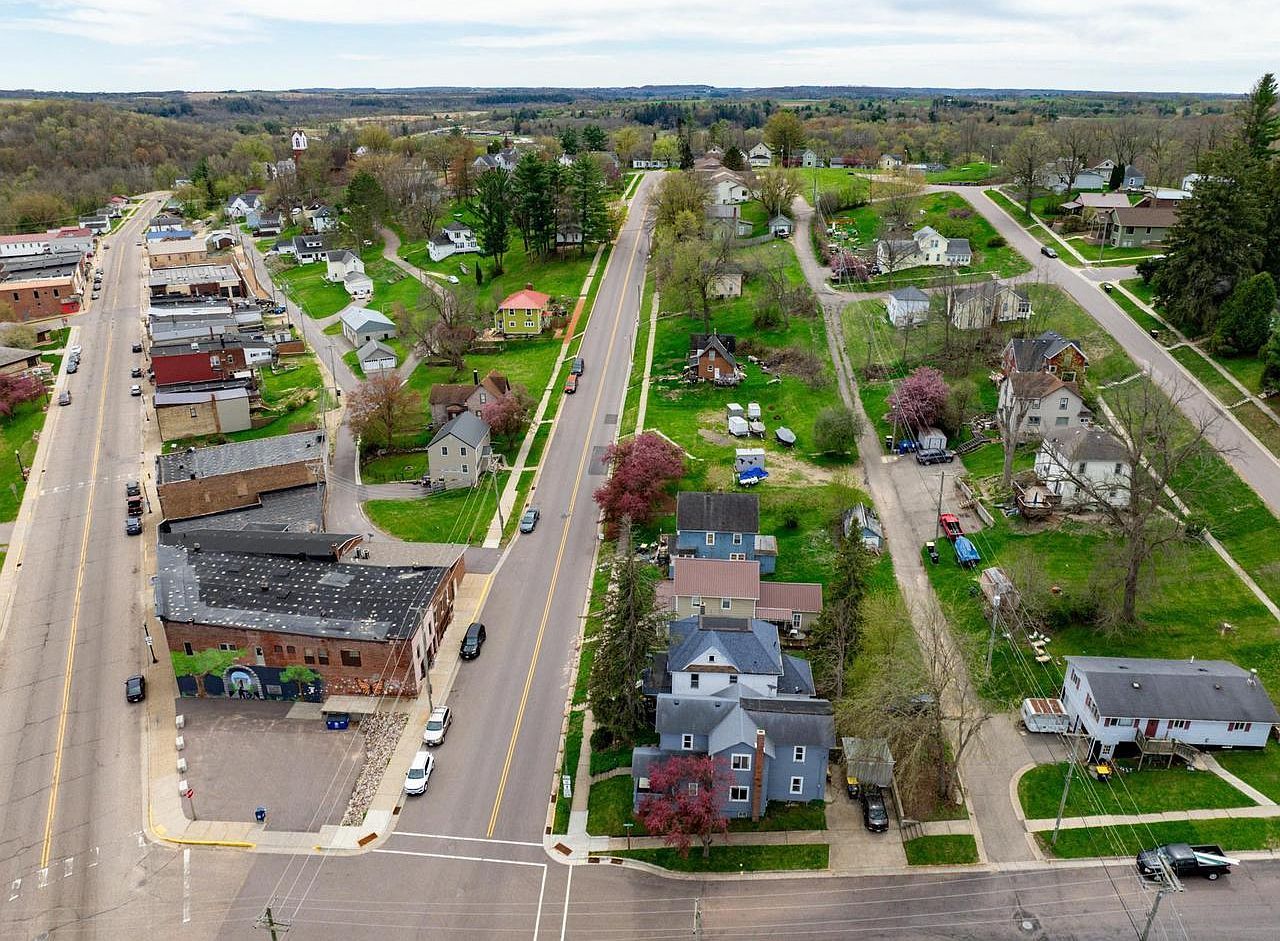 327 2nd Main St Elroy, WI 53929 - Thumbnail 4