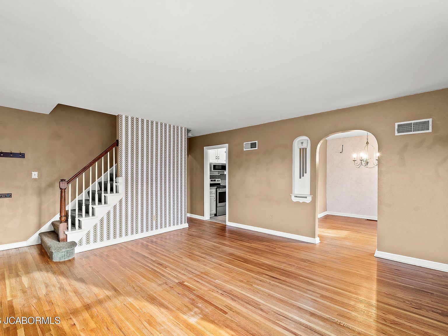 2023 Meadow Ln Jefferson City, MO 65109 - Thumbnail 4