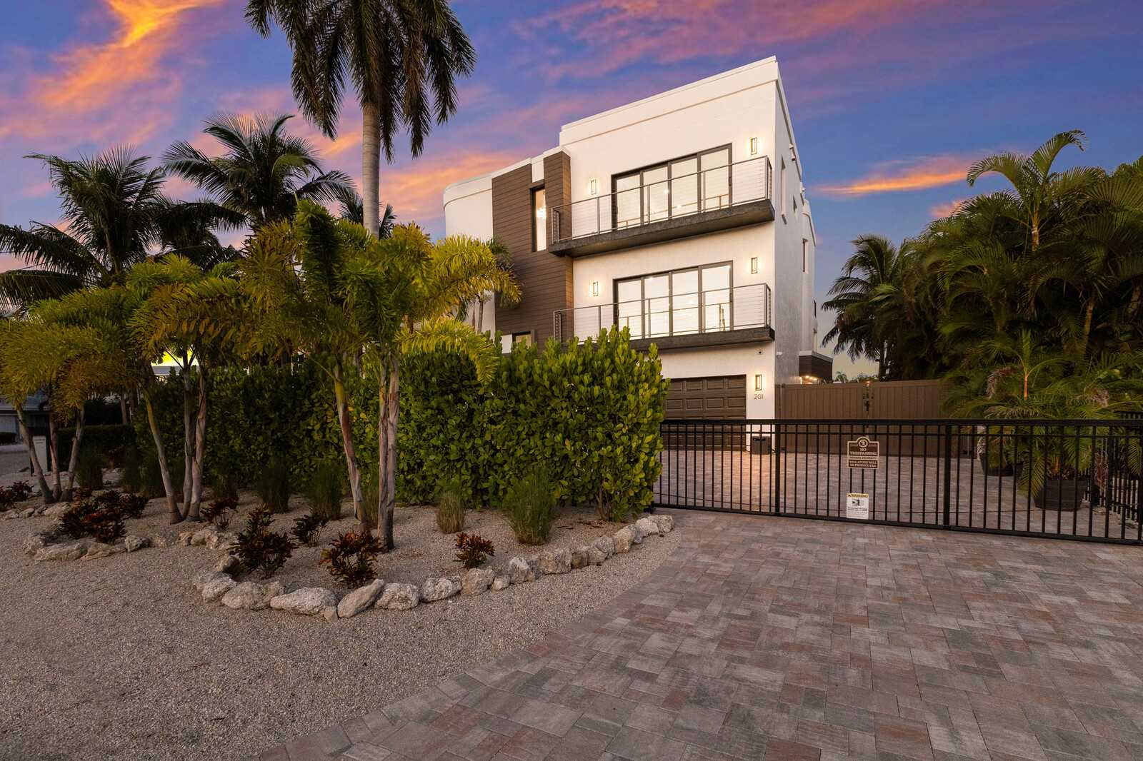 201 North Harbor Drive, Holmes Beach, FL, USA, 34217 - Thumbnail 3