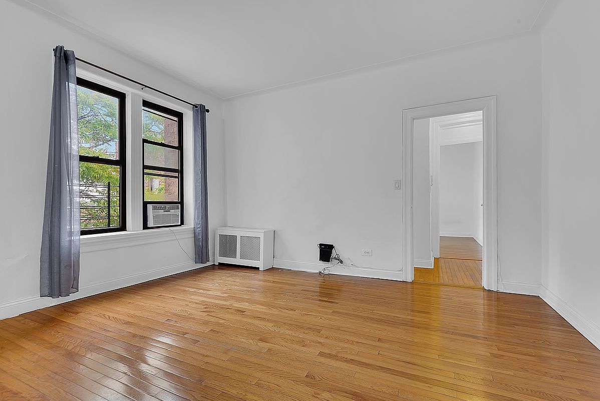 918 E 14th St #F3 Brooklyn, NY 11230 - Thumbnail 4