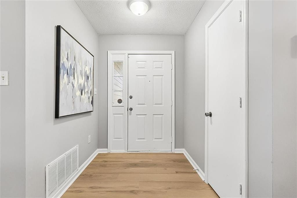 1224 Bonita Cir Jonesboro, GA 30238 - Thumbnail 4